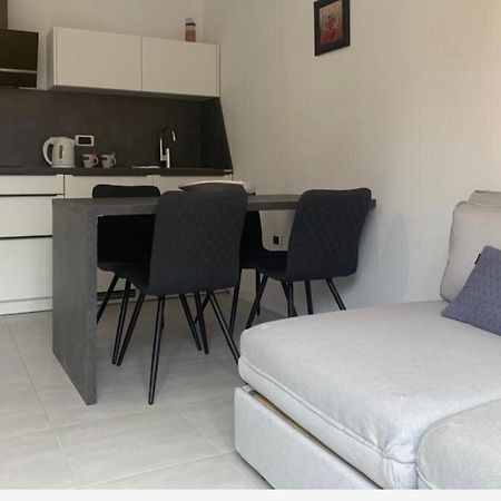 Apartments Artemus Karliva 伊佐拉 外观 照片