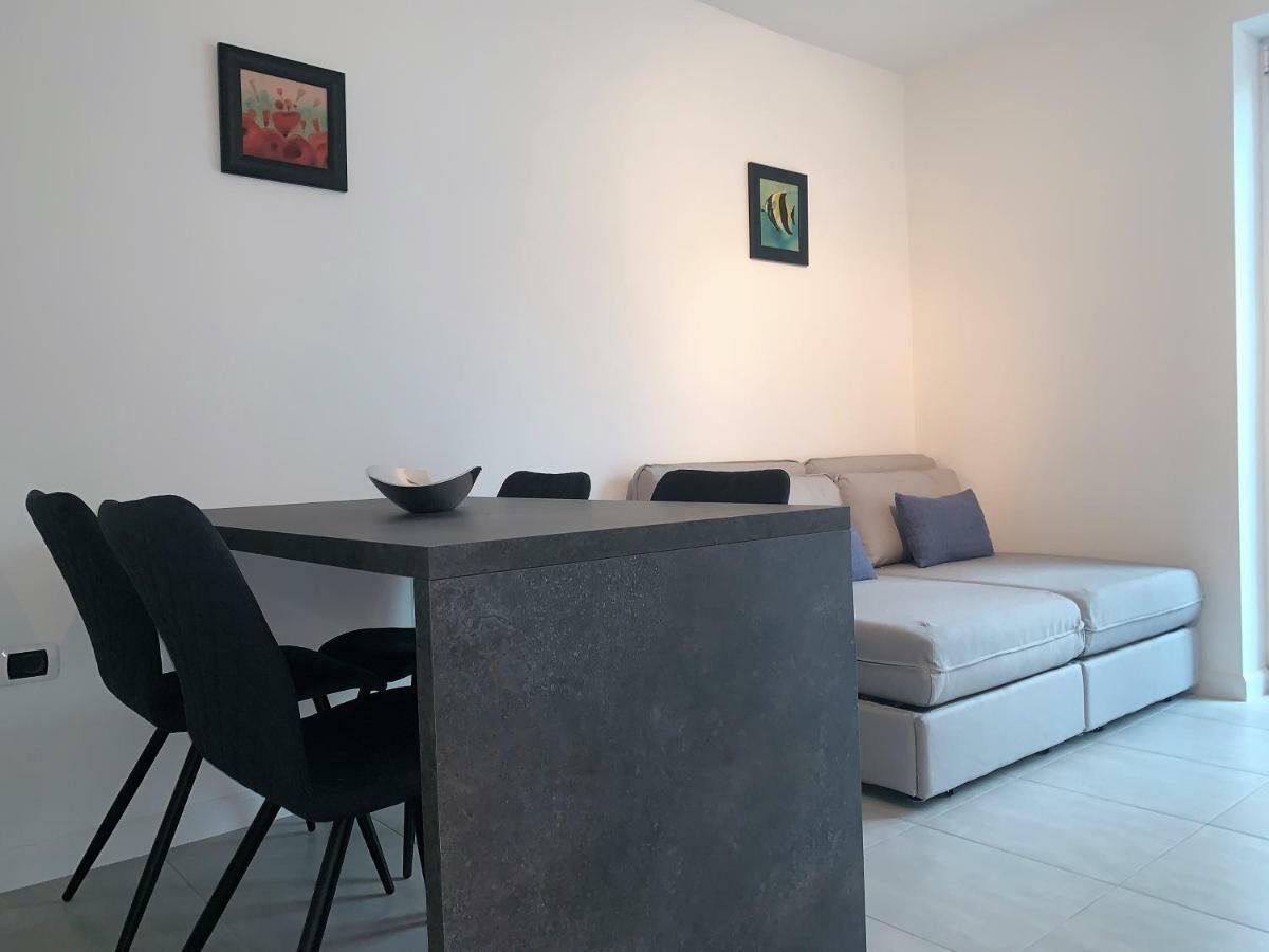 Apartments Artemus Karliva 伊佐拉 外观 照片